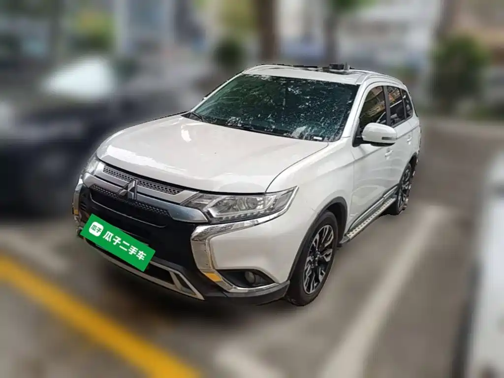 Mitsubishi Outlander — фото 2