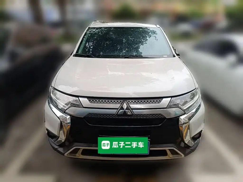 Mitsubishi Outlander — фото 24
