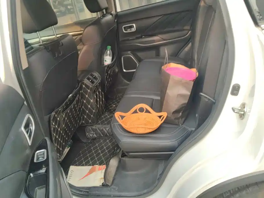 Mitsubishi Outlander — фото 10