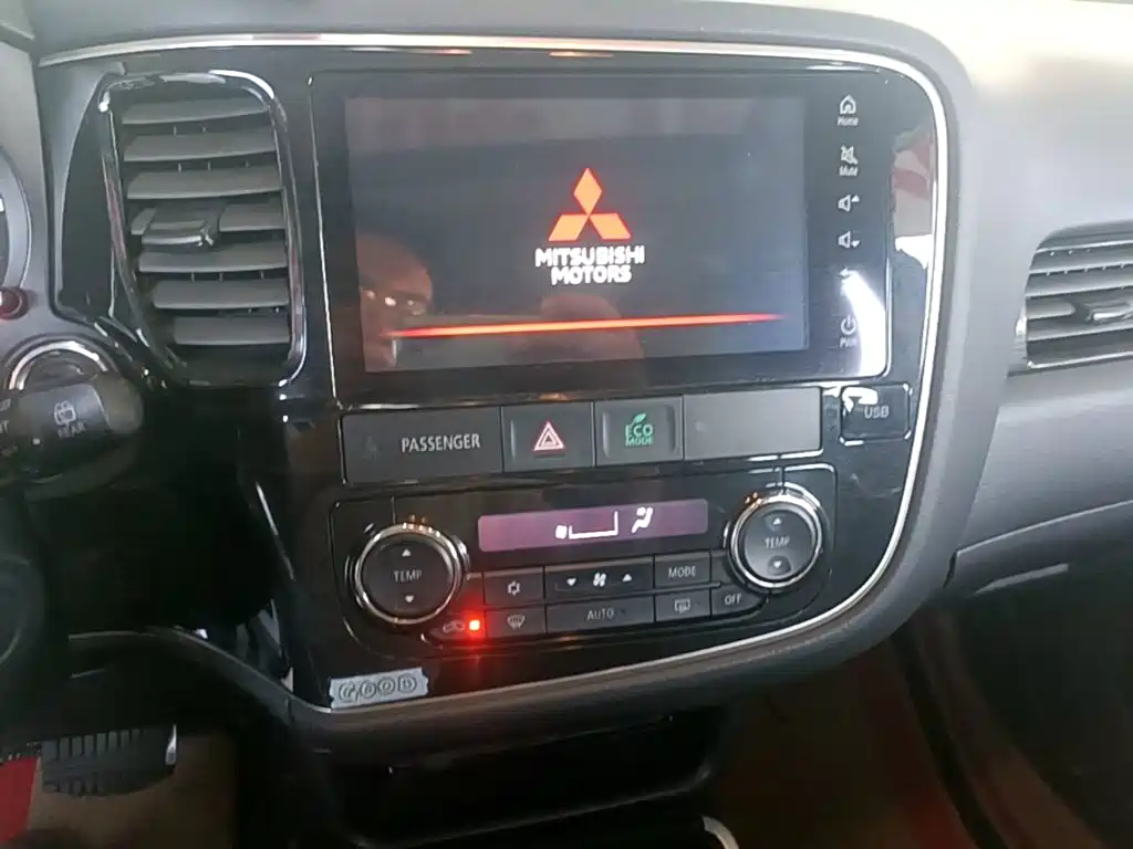Mitsubishi Outlander — фото 13