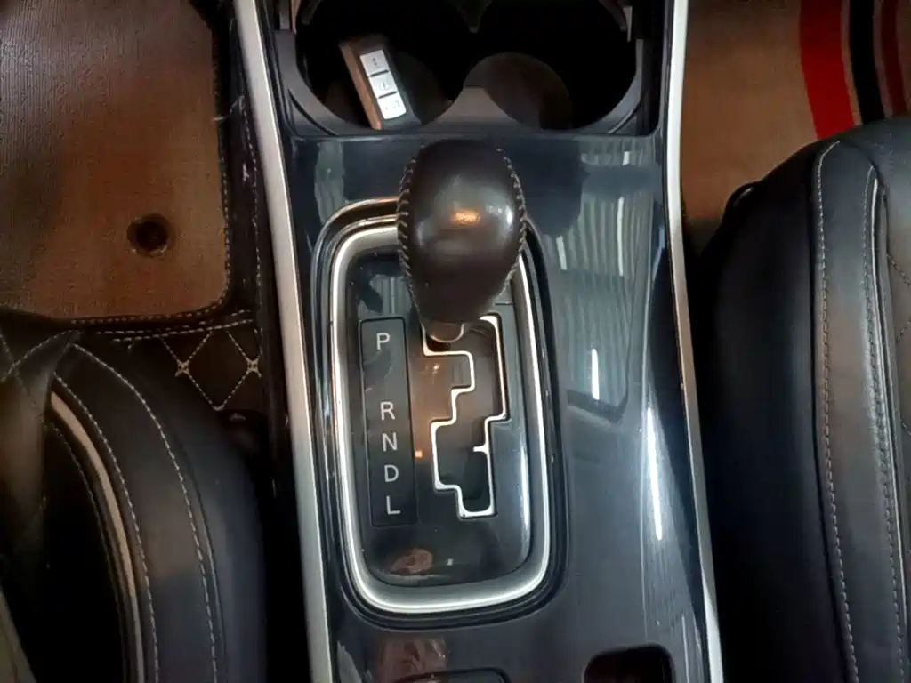 Mitsubishi Outlander — фото 14