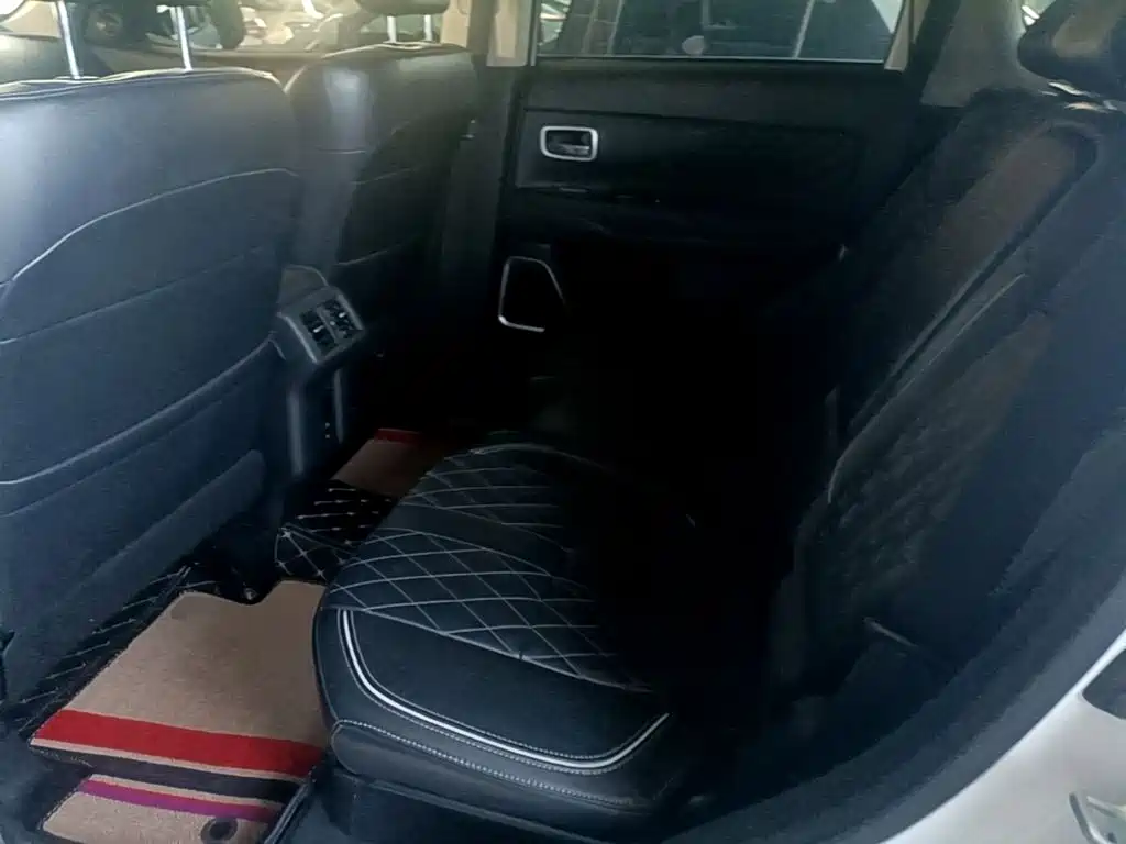 Mitsubishi Outlander — фото 17