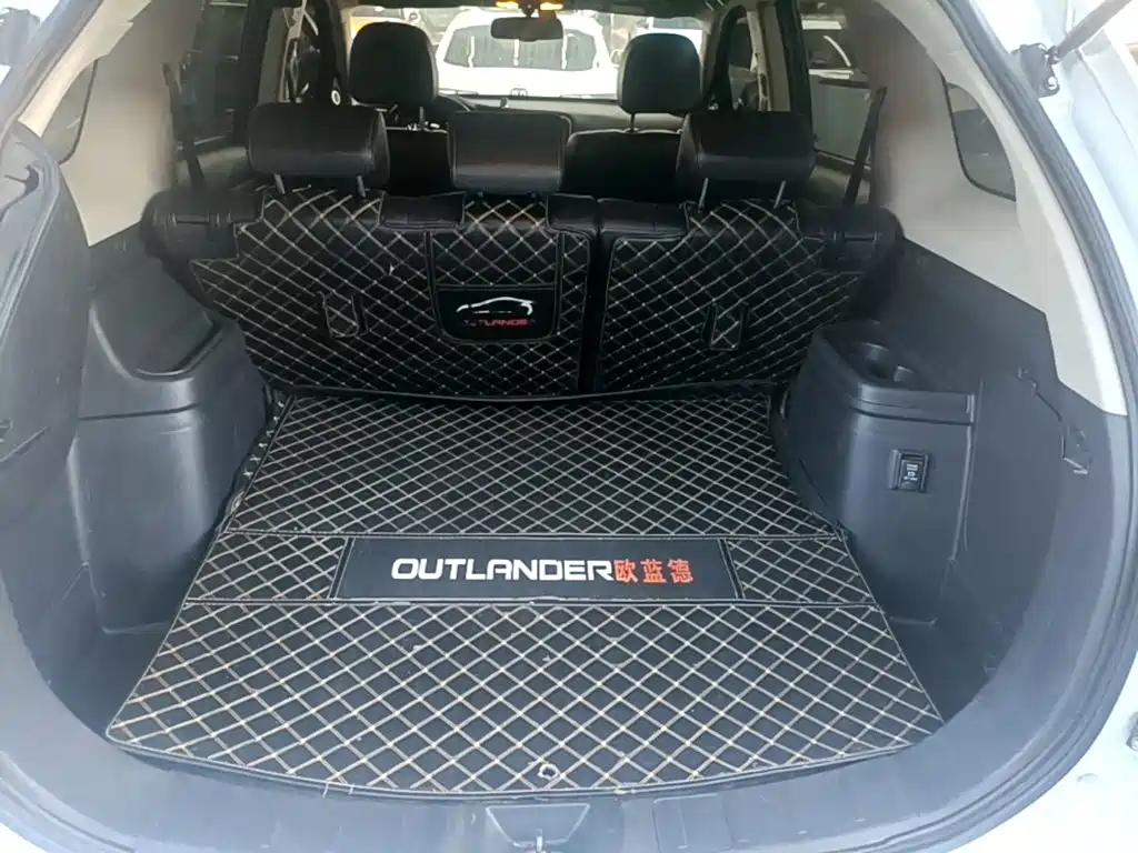 Mitsubishi Outlander — фото 19