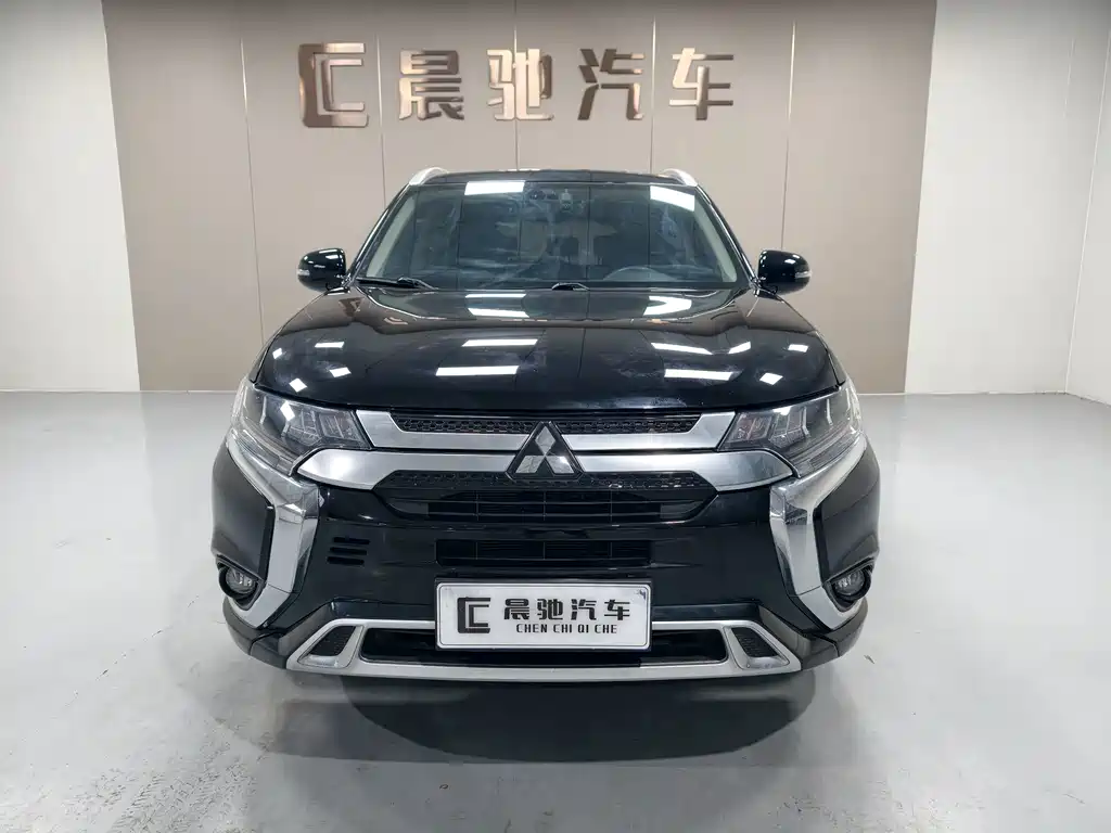 Mitsubishi Outlander — фото 2