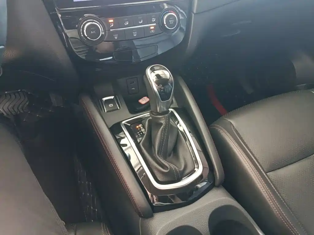Nissan Qashqai — фото 14