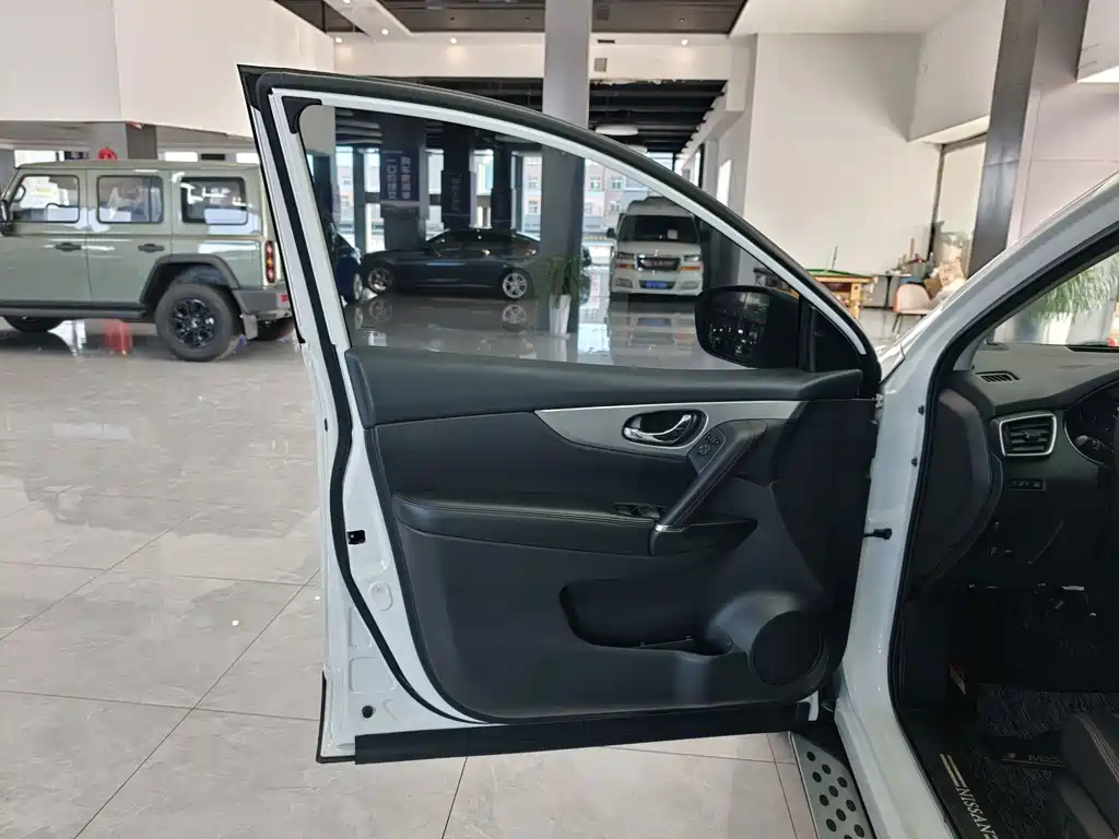 Nissan Qashqai — фото 11