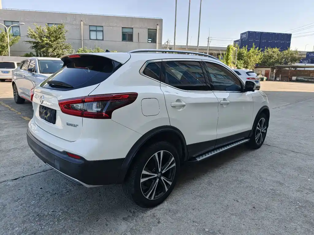 Nissan Qashqai — фото 22