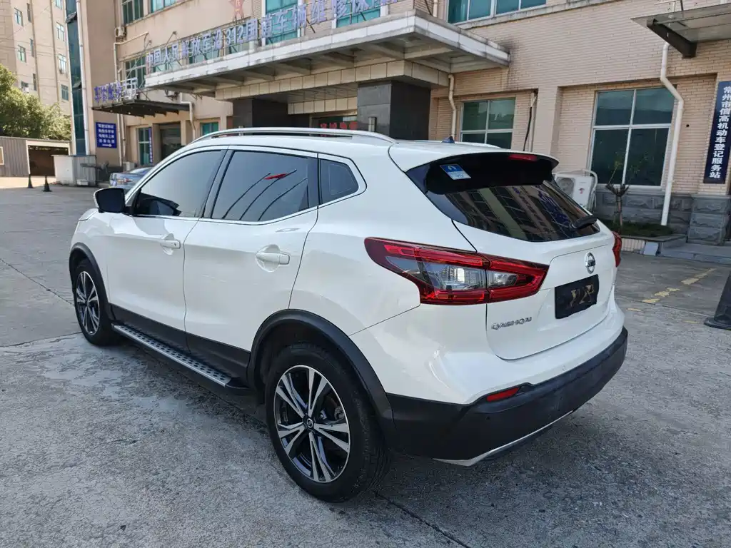 Nissan Qashqai — фото 24
