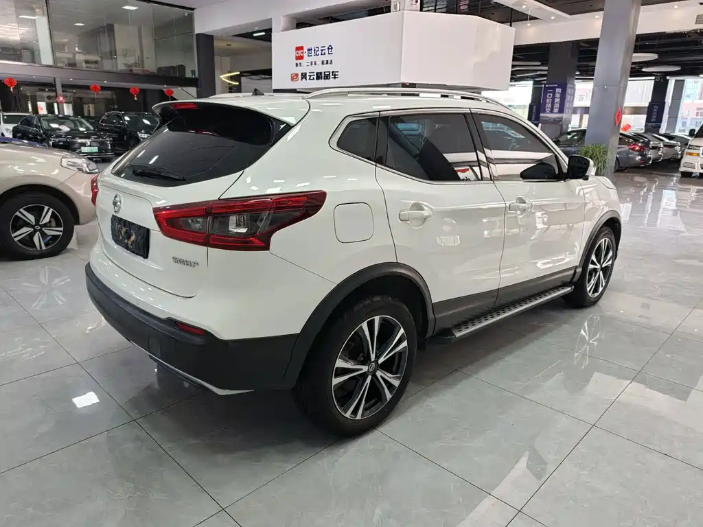 Nissan Qashqai — фото 8