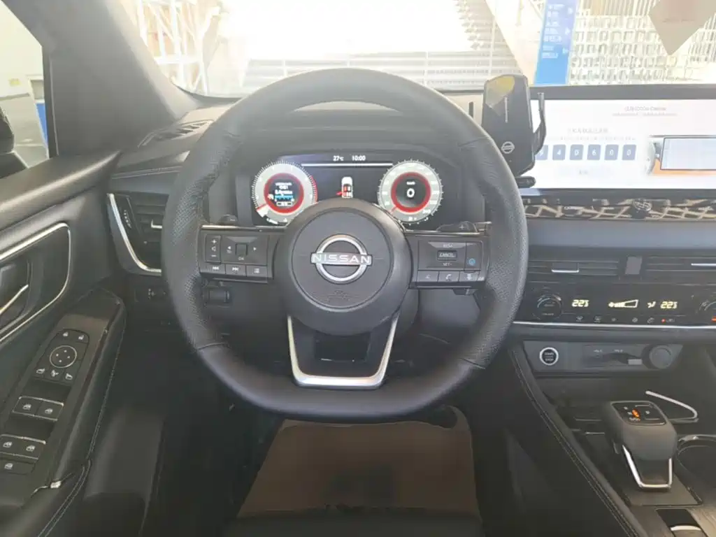 Nissan Qashqai — фото 11