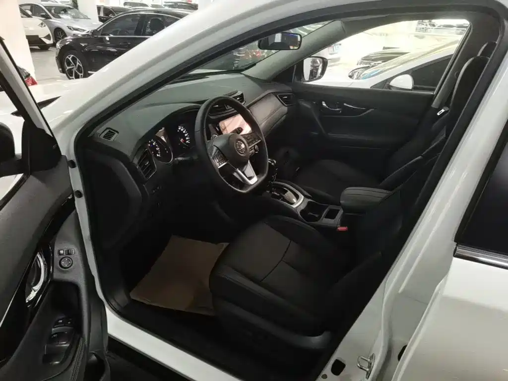 Nissan X-Trail — фото 15