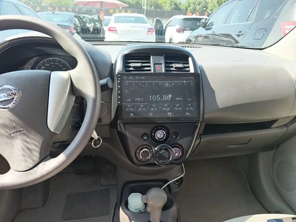 Nissan Sunny — фото 13