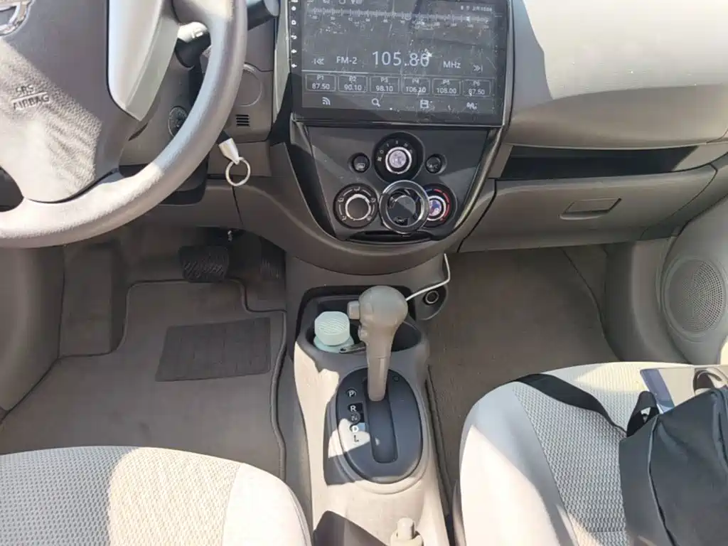 Nissan Sunny — фото 14