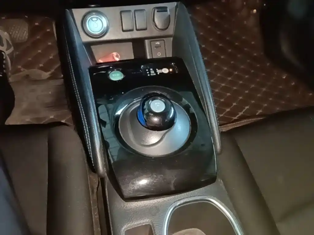 Nissan Sylphy EV — фото 14