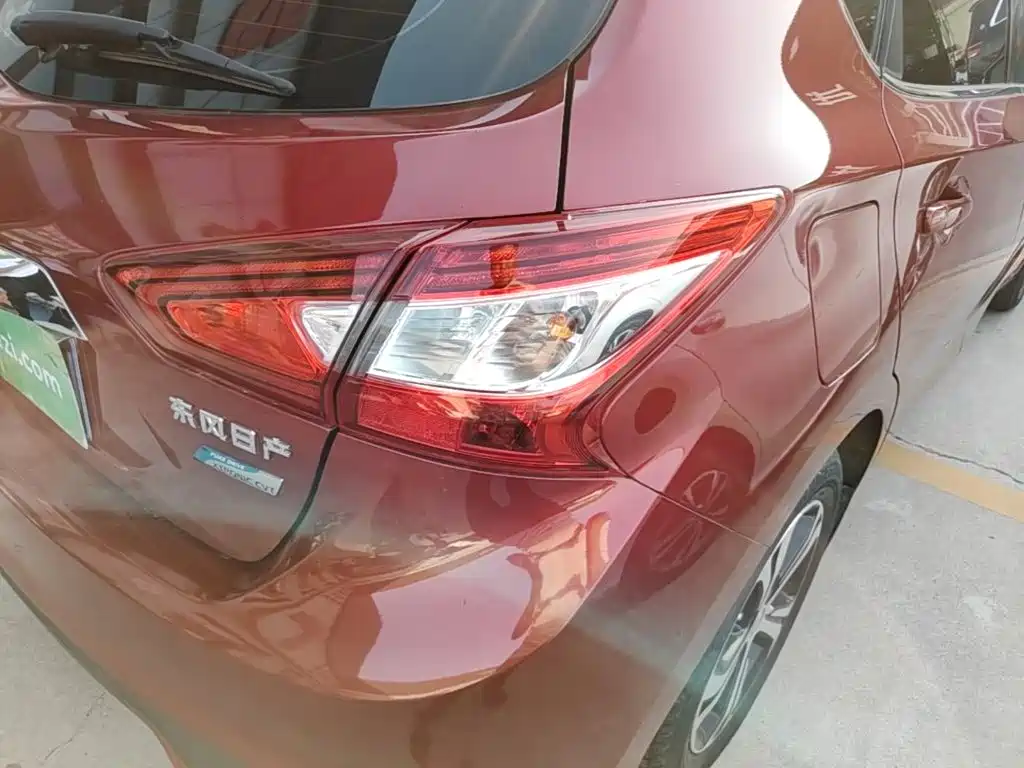 Nissan Tiida — фото 8