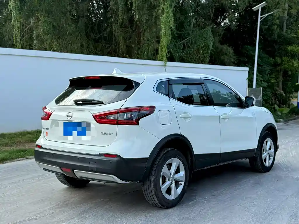 Nissan Qashqai — фото 4