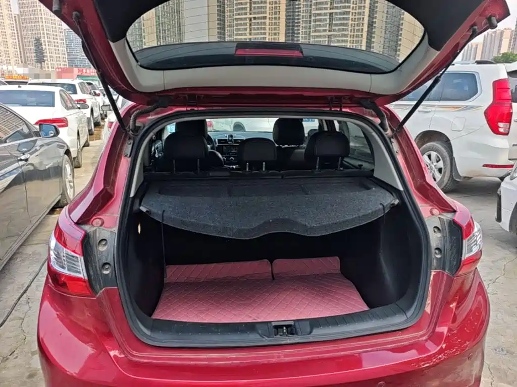 Nissan Tiida — фото 19