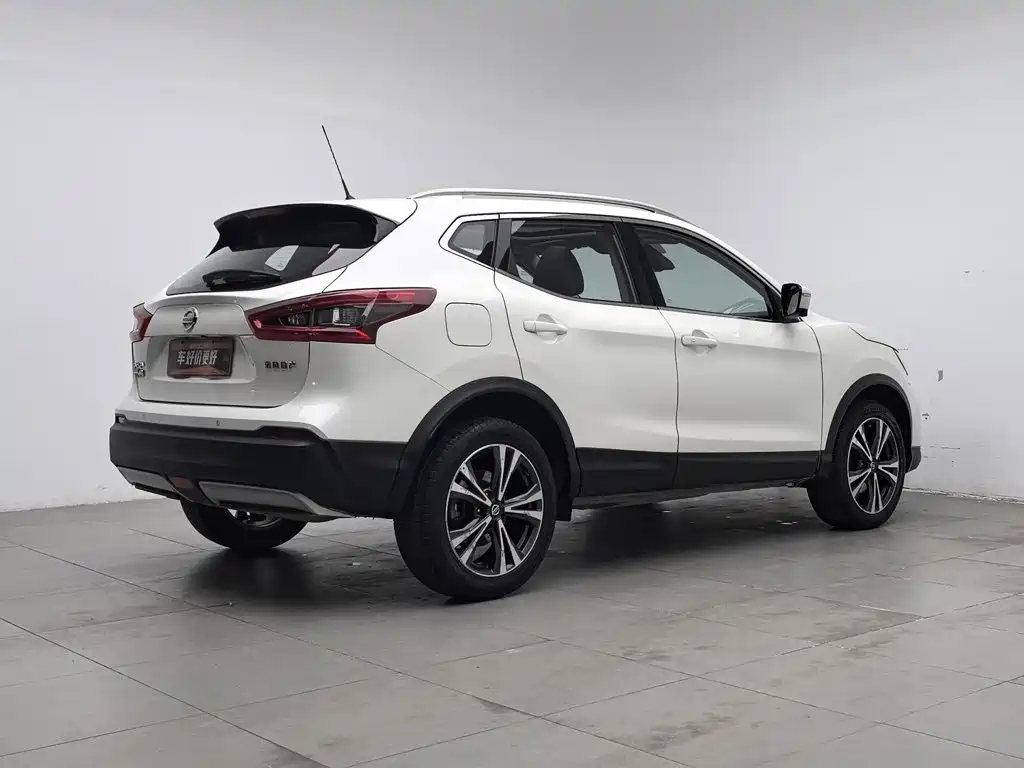 Nissan Qashqai — фото 2