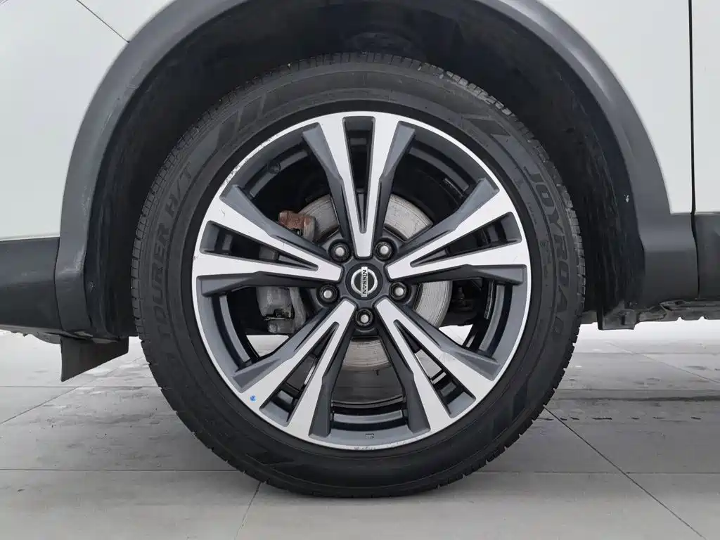 Nissan Qashqai — фото 17