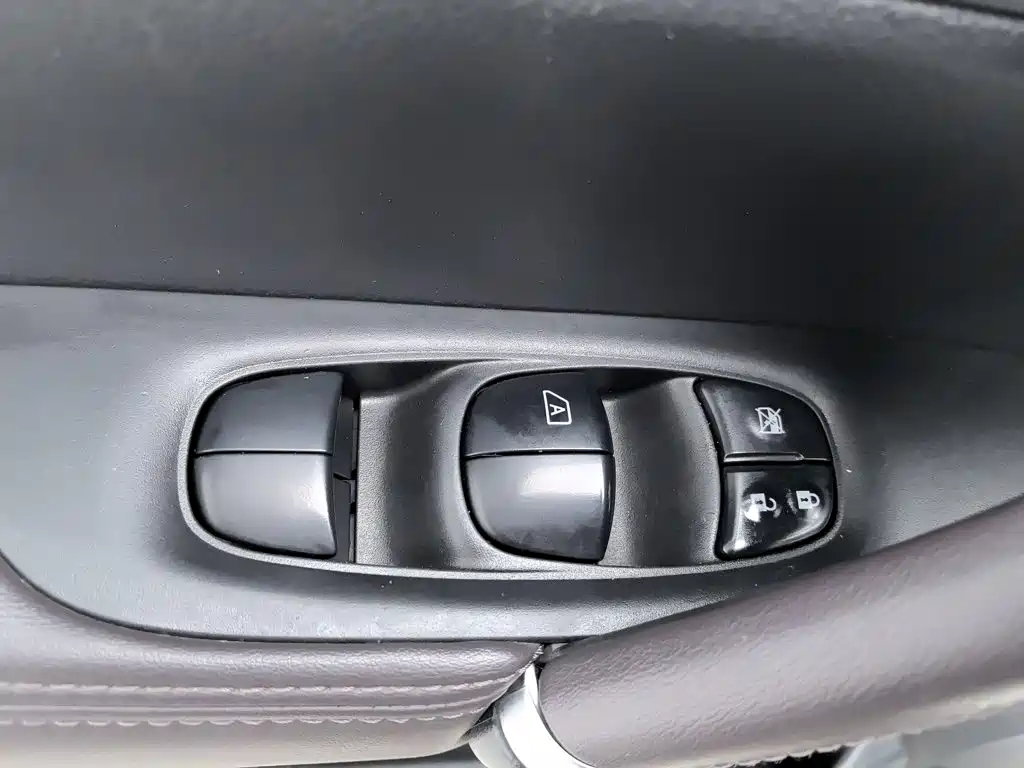 Nissan Qashqai — фото 9