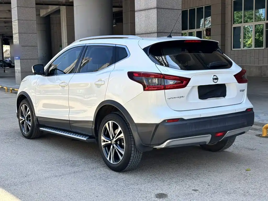 Nissan Qashqai — фото 4