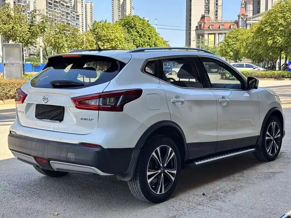 Nissan Qashqai — фото 6
