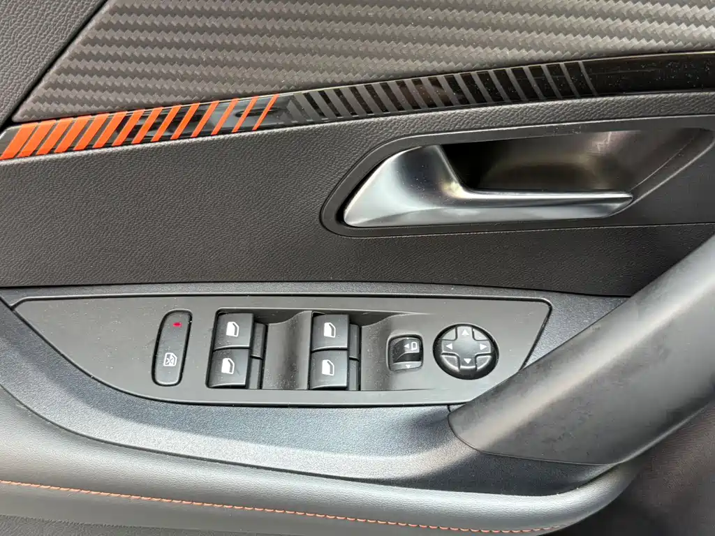 Peugeot 2008 — фото 17