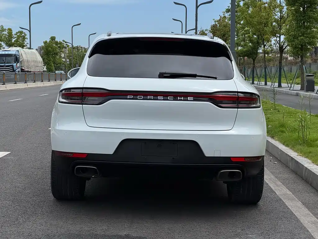 Porsche Macan — фото 17