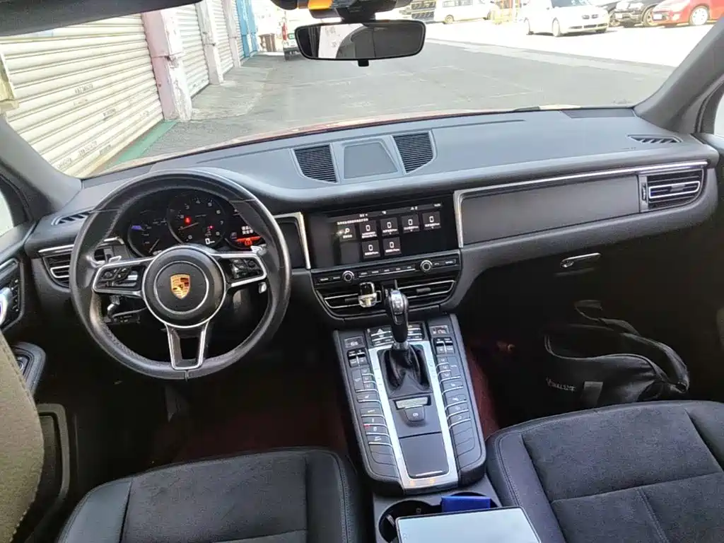 Porsche Macan — фото 10