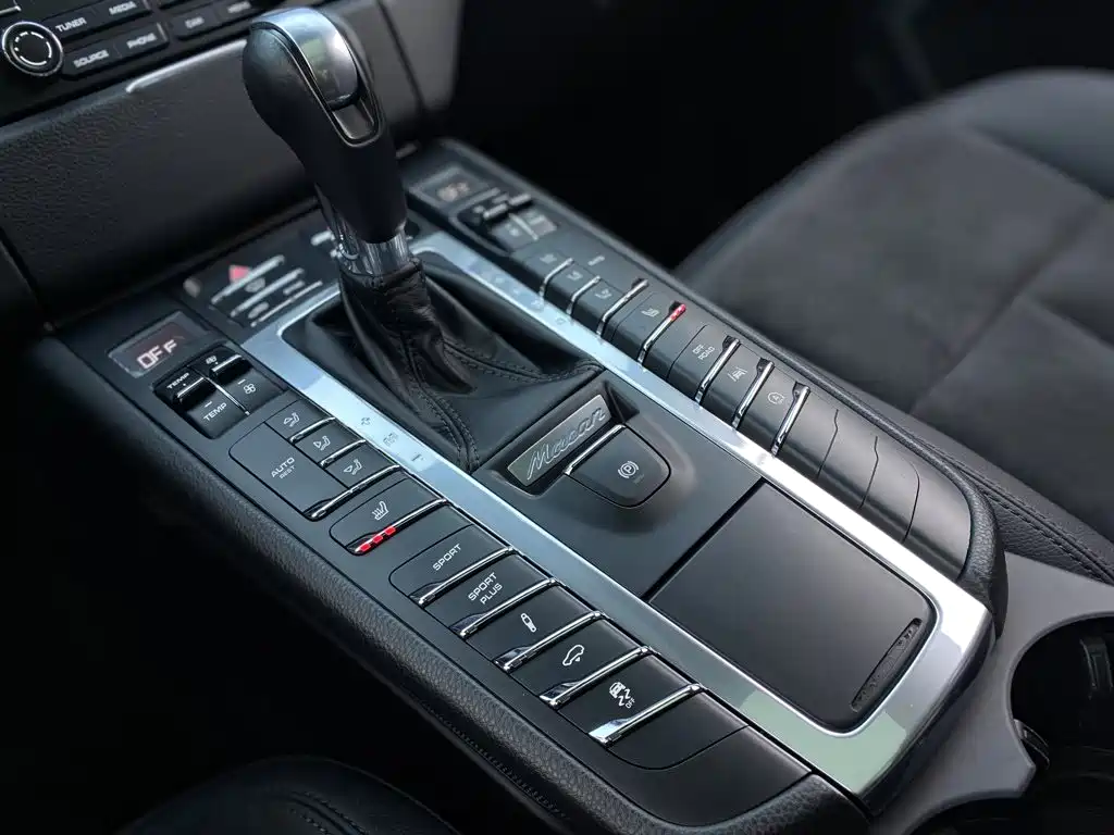 Porsche Macan — фото 22
