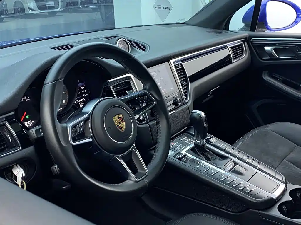 Porsche Macan — фото 32