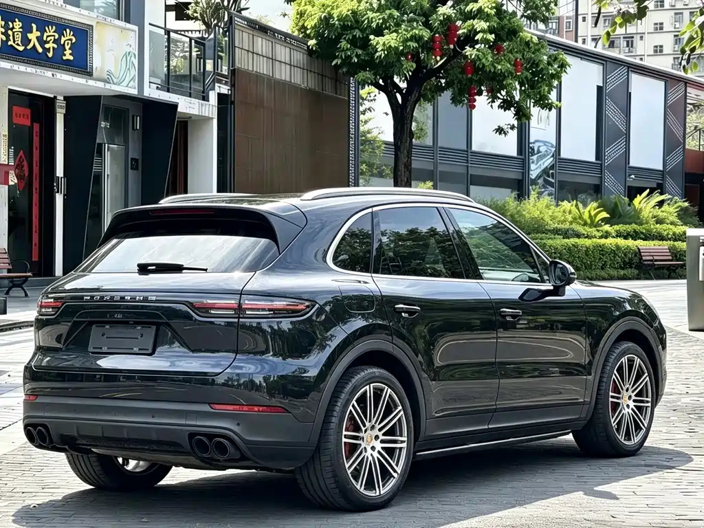 Porsche Cayenne — фото 7