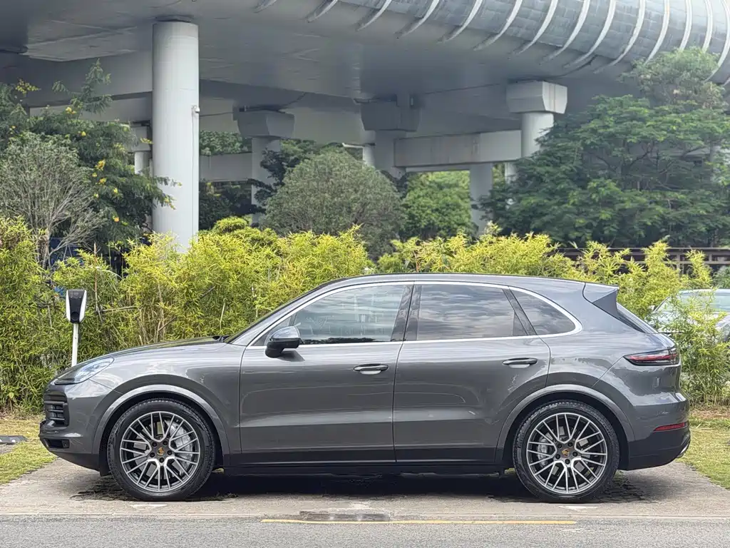Porsche Cayenne — фото 4