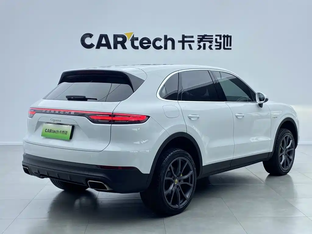 Porsche Cayenne Hybrid — фото 14