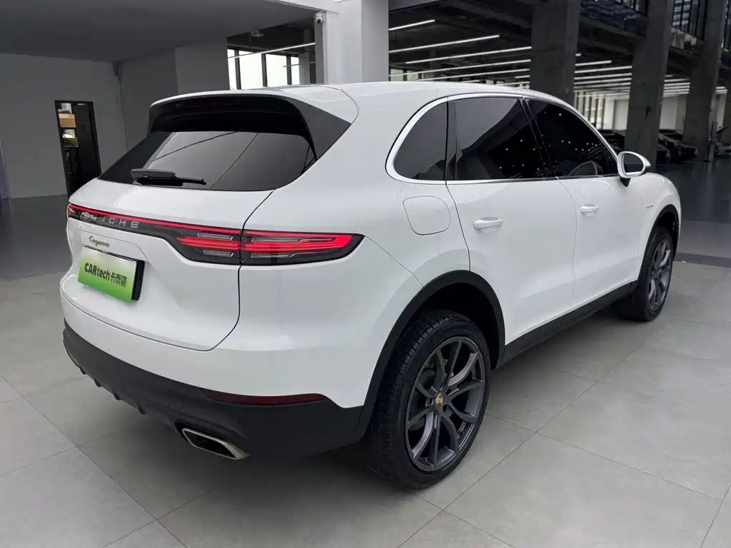 Porsche Cayenne Hybrid — фото 4