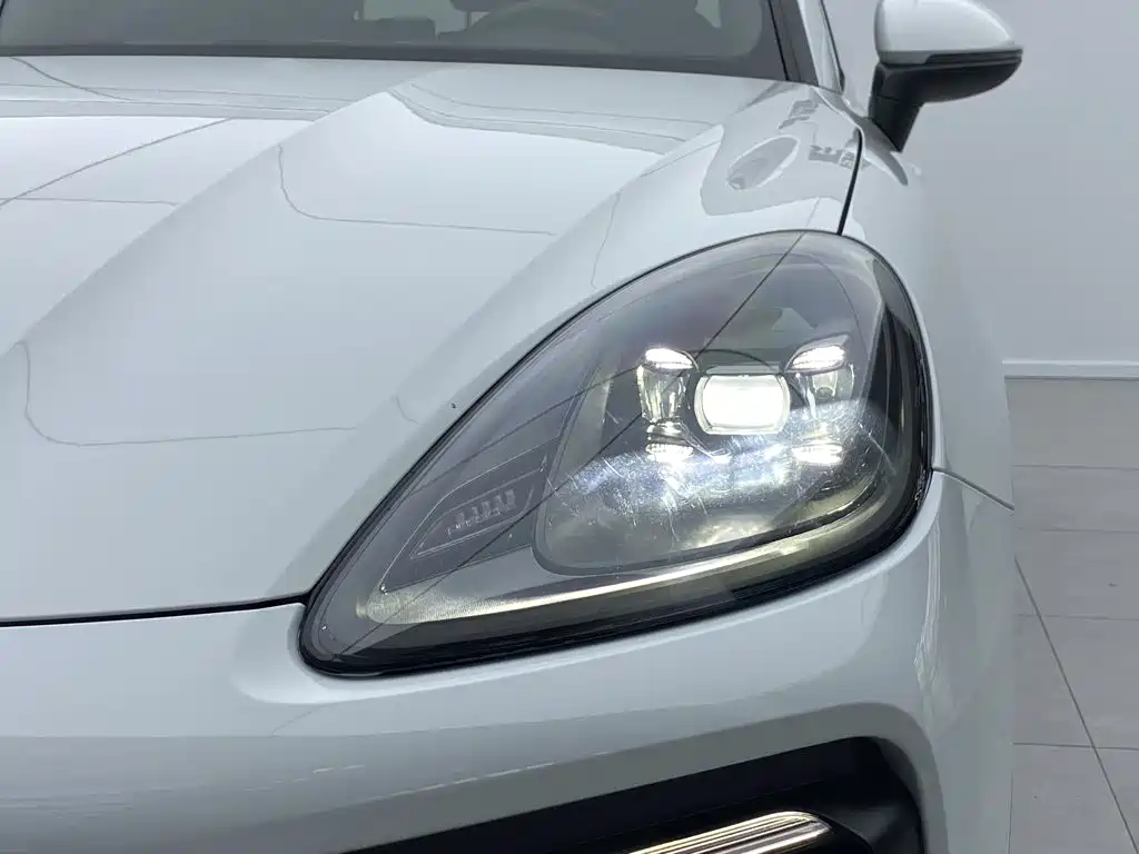 Porsche Cayenne Hybrid — фото 6
