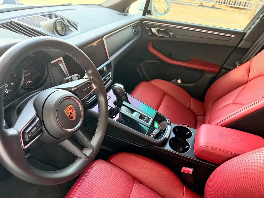 Porsche Macan — фото 11