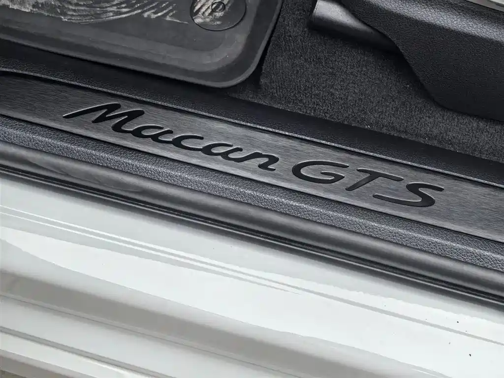 Porsche Macan — фото 30