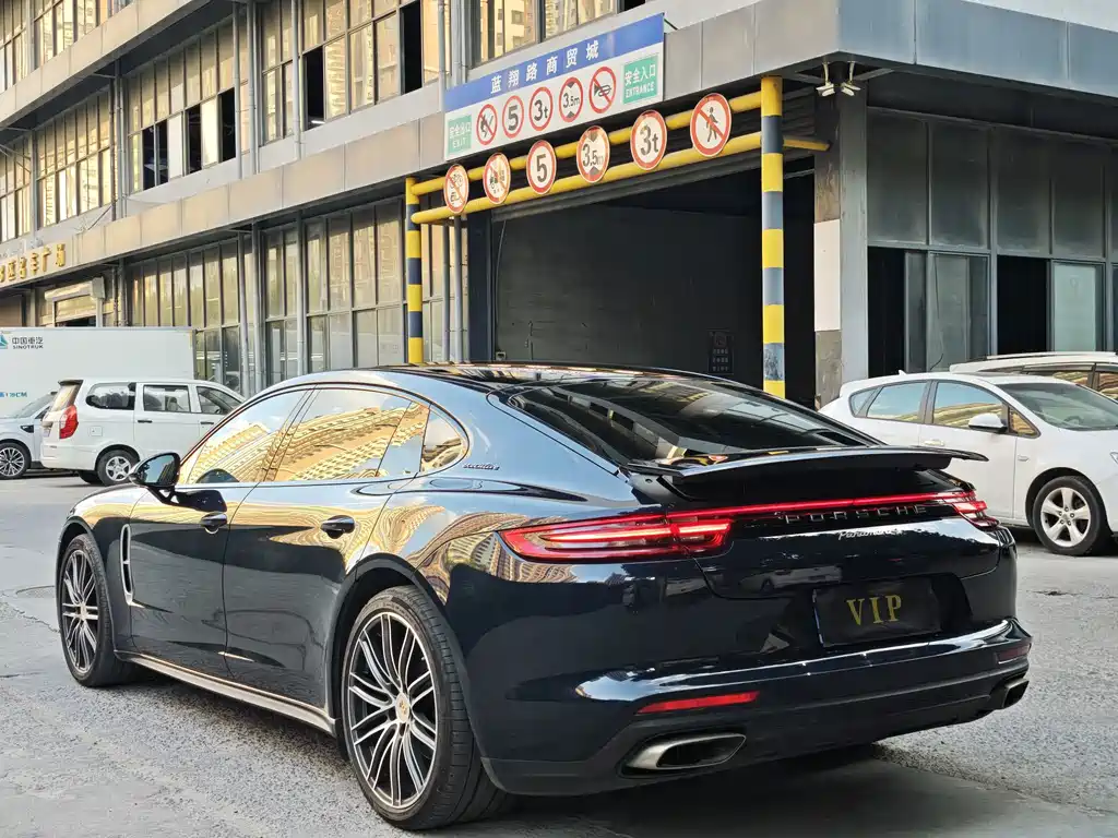 Porsche Panamera — фото 10