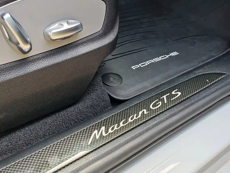 Porsche Macan — фото 15