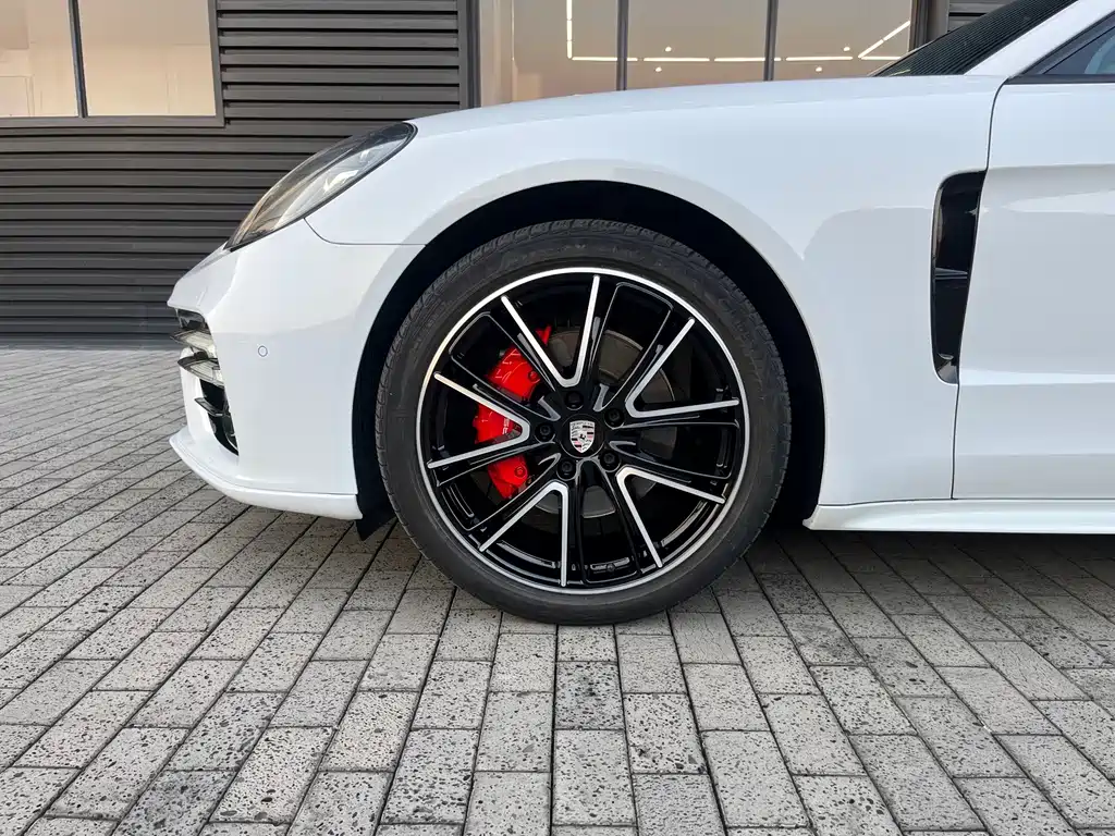 Porsche Panamera — фото 23