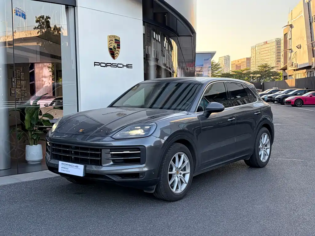 Porsche Cayenne — фото 1