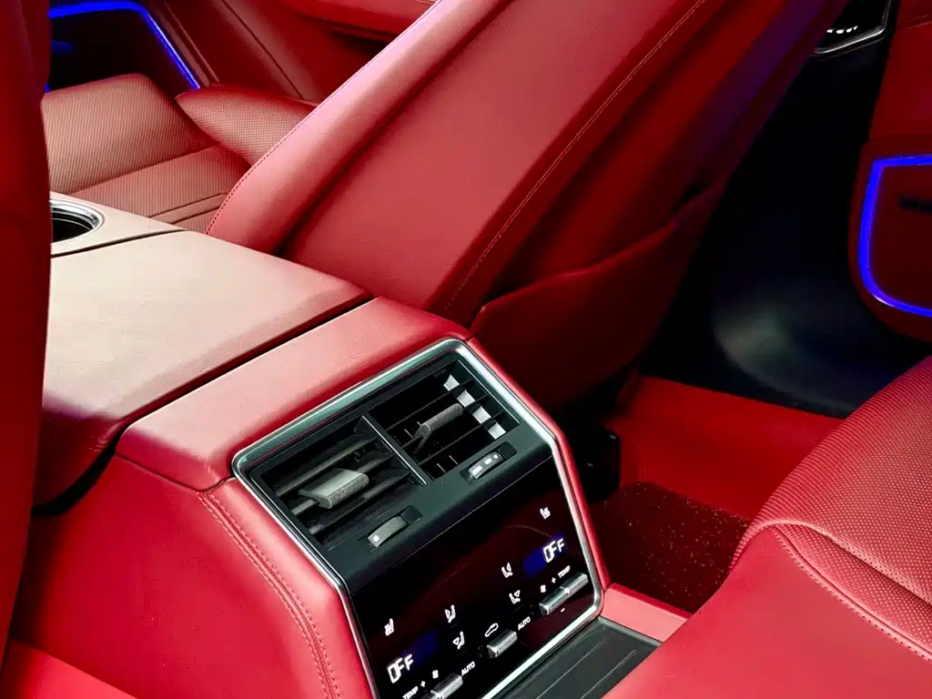 Porsche Panamera — фото 17