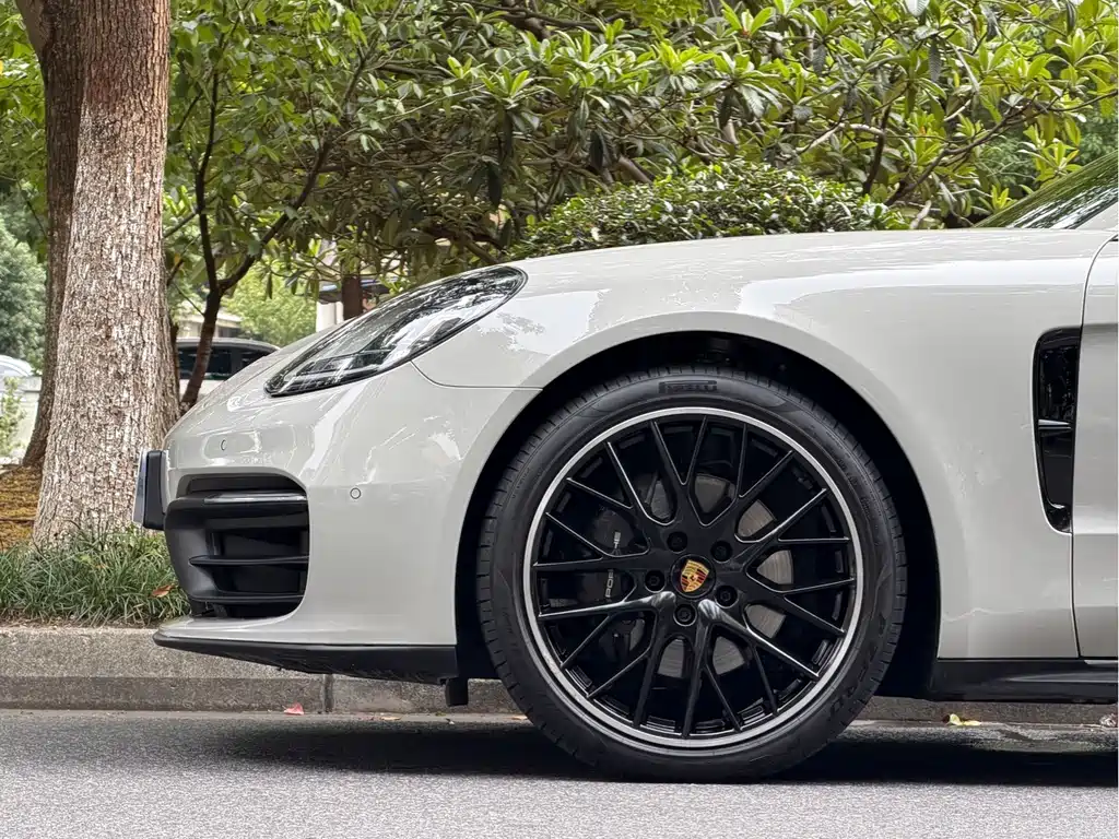 Porsche Panamera — фото 25