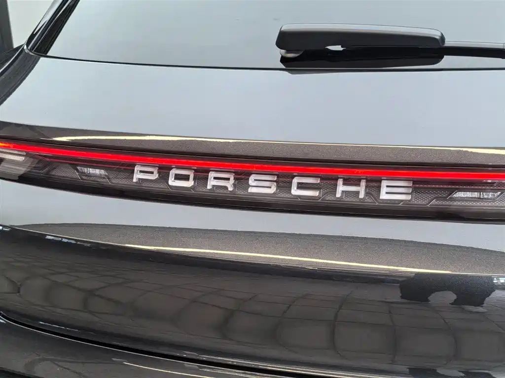 Porsche Taycan — фото 21