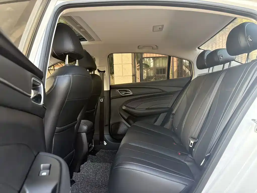 Roewe i5 — фото 13