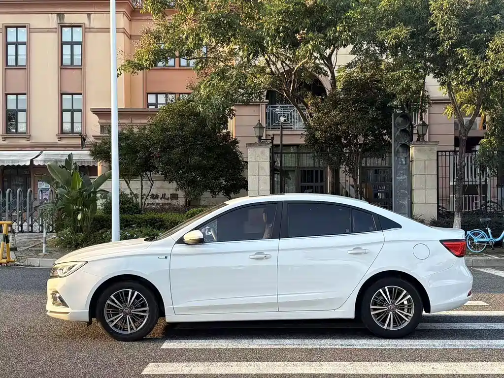 Roewe i5 — фото 7