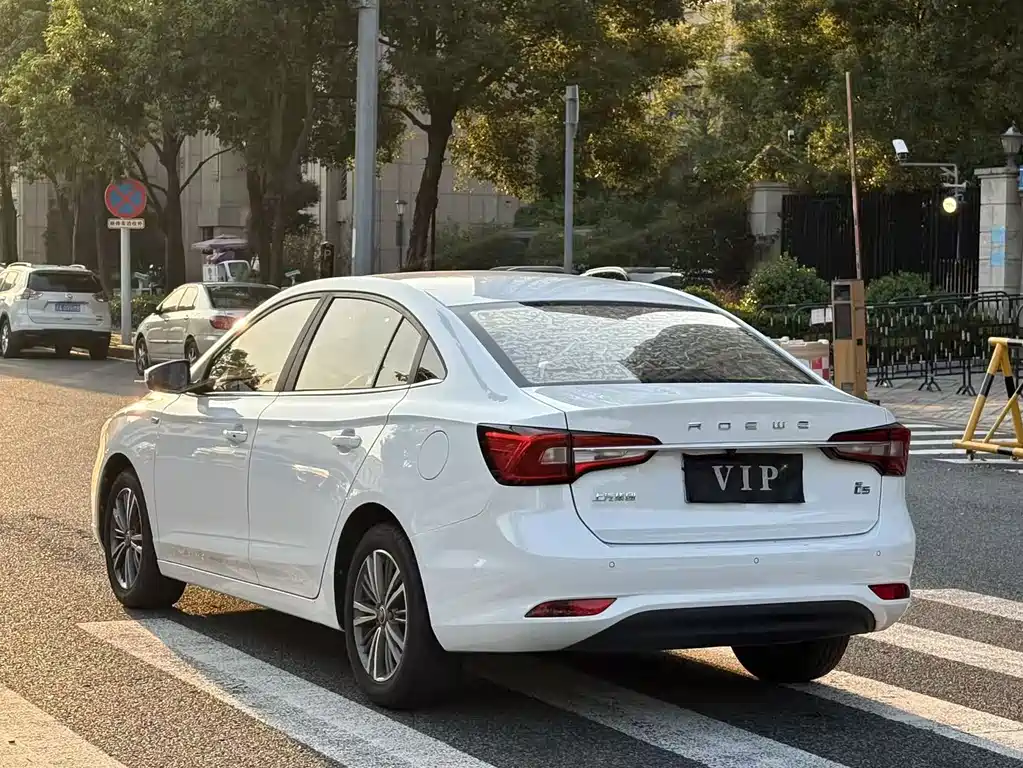 Roewe i5 — фото 8