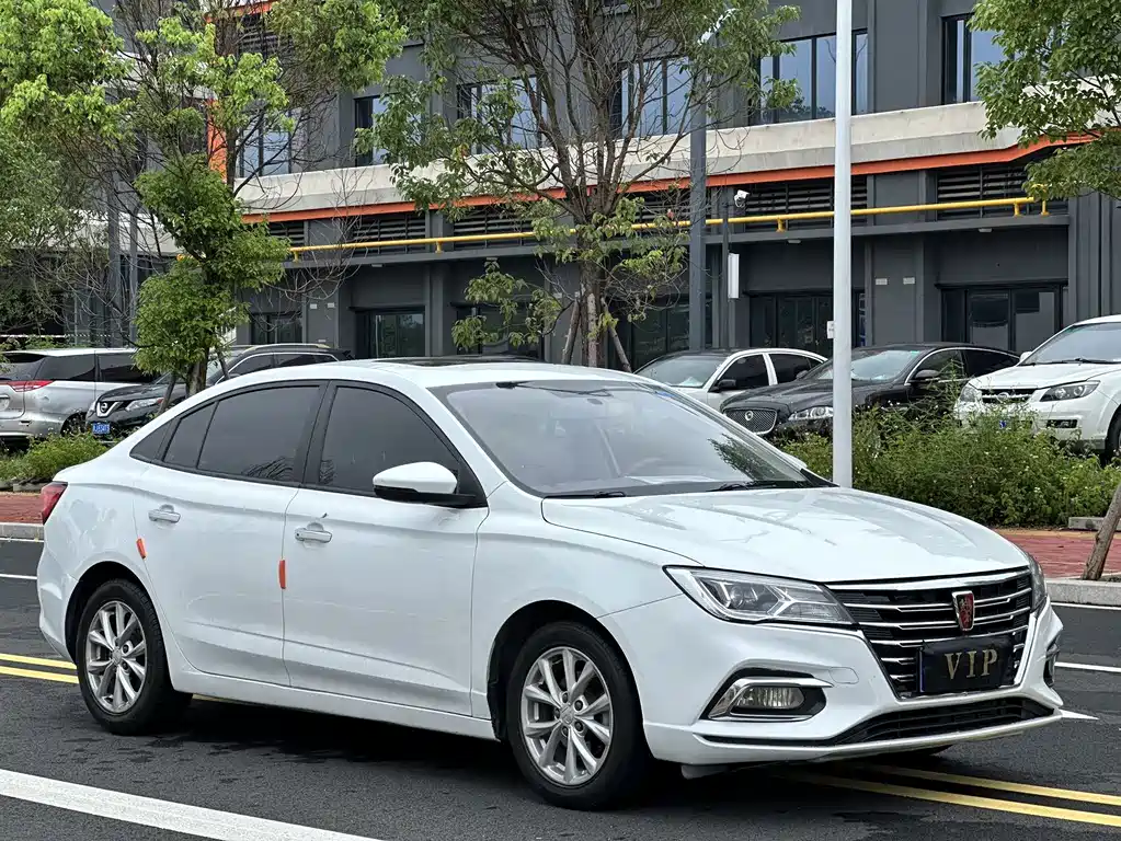 Roewe i5 — фото 3