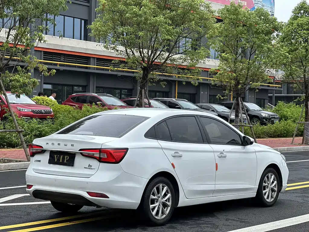Roewe i5 — фото 9